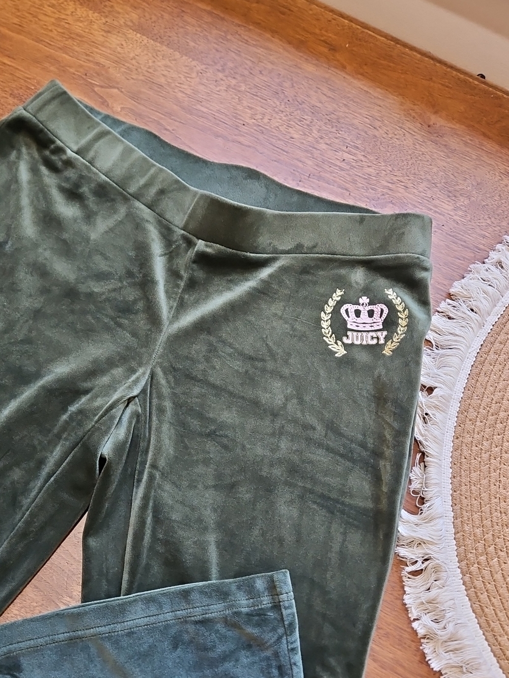 Juicy Couture Olive Green Velour Leggings with Crest - Picture 2 of 12